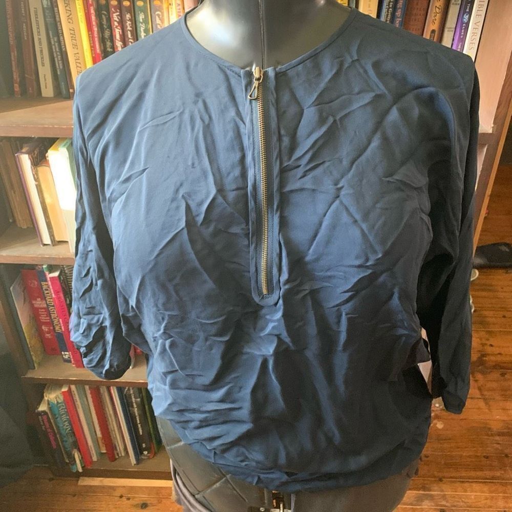 Vince gray blue XS silk flowy long sleeve blouse
